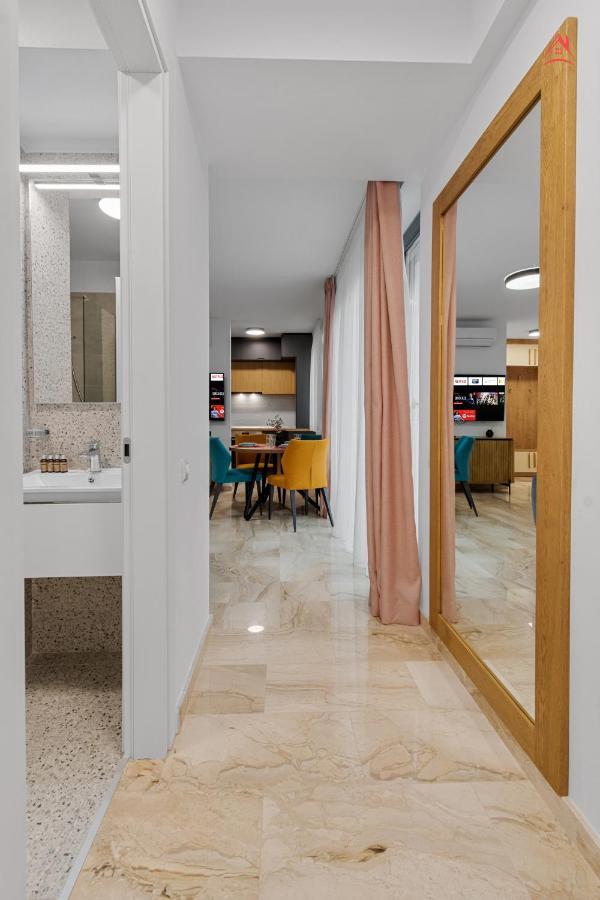 Apartament Opera Residence - Cismigiu, Eroilor, Free Private Parking بوخارست المظهر الخارجي الصورة
